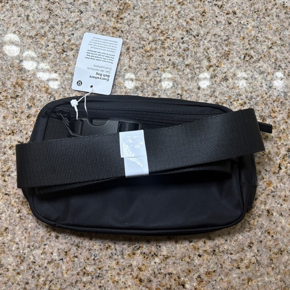 EveryWhere Belt Bag 1L - Picture 6 of 6